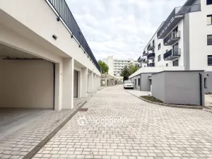 Pronájem garáže, Znojmo, Vančurova, 20 m2