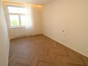 Pronájem bytu 2+kk, Praha - Žižkov, Jeseniova, 51 m2