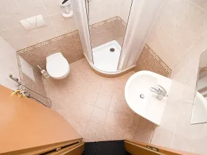 Pronájem kanceláře, Praha - Vysočany, Lisabonská, 53 m2