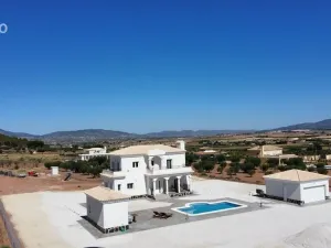 Prodej rodinného domu, Pinoso, Alicante, Španělsko, 180 m2