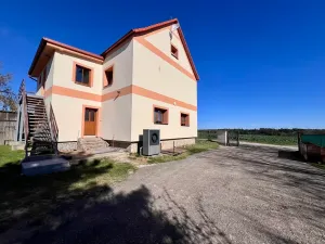 Pronájem rodinného domu, Všetaty, 73 m2