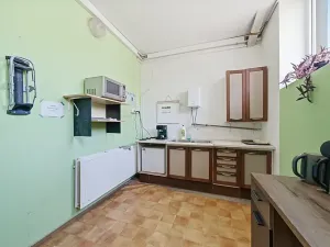 Prodej výrobních prostor, Věžky, 2200 m2