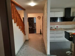 Prodej rodinného domu, Neumětely, V Chaloupkách, 230 m2