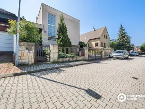 Prodej rodinného domu, Praha - Stodůlky, Pod viaduktem, 210 m2