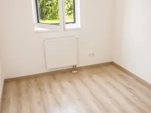 Pronájem bytu 2+kk, Hrochův Týnec, Nádražní, 34 m2
