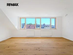 Prodej bytu 3+kk, Slaný, Navrátilova, 77 m2