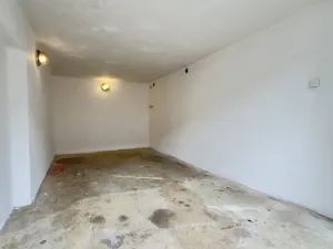 Pronájem garáže, Třebíč, Kubišova, 19 m2