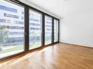 Pronájem bytu 2+kk, Praha - Karlín, U Mlýnského kanálu, 58 m2