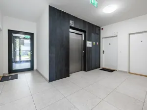 Pronájem bytu 2+kk, Praha - Karlín, U Mlýnského kanálu, 58 m2