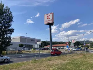 Prodej bytu 3+1, Ostrov, Kollárova, 71 m2