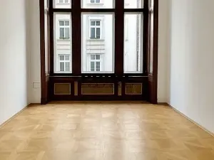 Pronájem kanceláře, Praha - Nové Město, Spálená, 361 m2