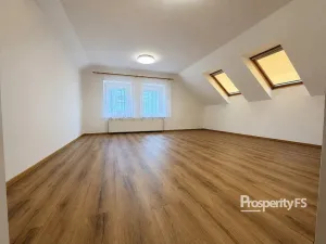 Pronájem bytu 1+kk, Kladno - Kročehlavy, Kročehlavská, 35 m2