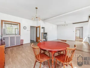 Prodej rodinného domu, Charvatce, 250 m2