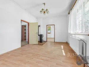 Prodej rodinného domu, Charvatce, 250 m2