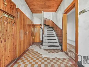 Prodej rodinného domu, Charvatce, 250 m2