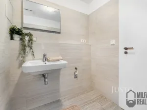 Pronájem bytu 1+kk, Liberec - Liberec III-Jeřáb, U Nisy, 54 m2