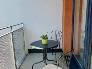 Pronájem bytu 1+kk, Praha - Vysočany, Gerstelova, 36 m2