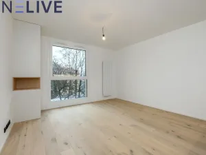Pronájem bytu 1+kk, Praha, Krymská, 36 m2