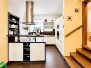 Pronájem skladu, Praha - Písnice, Putimská, 1500 m2