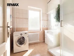 Prodej vícegeneračního domu, Praha - Vokovice, Půlkruhová, 385 m2