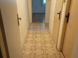 Pronájem bytu 1+1, Hradec Králové, V Kopečku, 42 m2