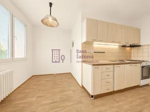 Pronájem bytu 2+1, Jindřichův Hradec - Jindřichův Hradec III, sídliště Vajgar, 65 m2