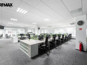 Pronájem kanceláře, Praha - Vysočany, Kolbenova, 2800 m2