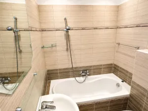 Prodej bytu 2+1, Karlovy Vary, T. G. Masaryka, 67 m2