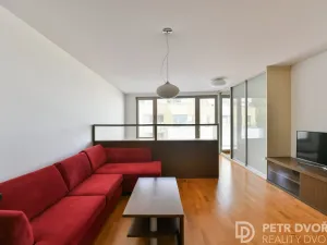 Pronájem bytu 1+kk, Praha - Žižkov, Jeseniova, 48 m2