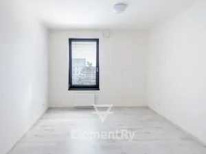 Pronájem bytu 2+kk, Hradec Králové, Kubelíkova, 60 m2