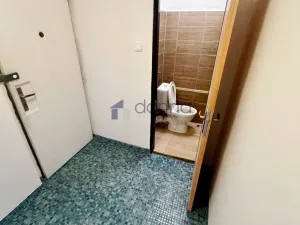 Pronájem bytu 3+1, Praha, Jednořadá, 90 m2