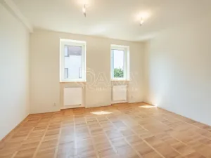 Pronájem bytu 3+1, Praha - Podolí, Na Klaudiánce, 74 m2