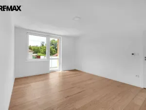 Prodej bytu 3+1, Lužany, 77 m2