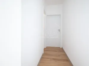Pronájem bytu 2+kk, Děčín - Děčín VI-Letná, Školní, 43 m2