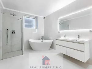 Pronájem kanceláře, Praha - Komořany, Pod lesem, 770 m2