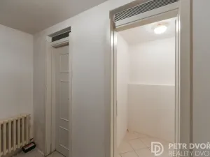 Prodej bytu 1+1, Praha - Smíchov, U Pernikářky, 27 m2