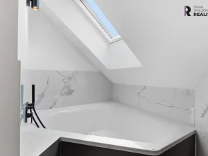 Prodej atypického bytu, Praha - Radotín, Ametystová, 116 m2