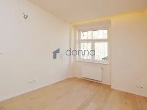 Pronájem bytu 2+kk, Praha, Jeseniova, 50 m2