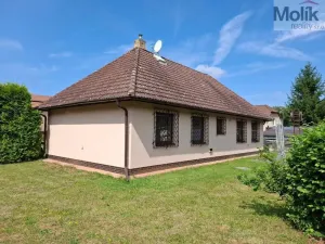 Prodej rodinného domu, Pnětluky - Konětopy, 200 m2