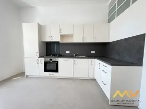 Pronájem bytu 3+1, Hradec Králové - Pražské Předměstí, Dukelská třída, 129 m2