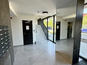 Pronájem bytu 1+kk, Praha - Prosek, Čakovická, 33 m2