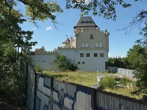 Dražba ubytování, Znojmo, Suchohrdelská, 2500 m2