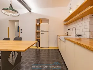Pronájem bytu 2+kk, Znojmo, Na Kopečku, 59 m2