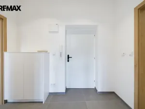 Prodej bytu 3+1, Karlovy Vary - Drahovice, Vítězná, 77 m2