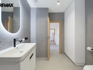 Prodej bytu 3+1, Karlovy Vary - Drahovice, Vítězná, 77 m2