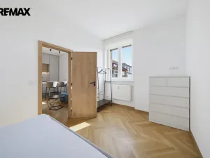 Prodej bytu 2+kk, Karlovy Vary - Drahovice, Vítězná, 46 m2