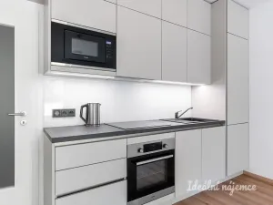 Pronájem bytu 1+kk, Praha - Čakovice, Danielova, 34 m2