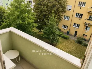 Pronájem bytu 2+kk, Praha - Žižkov, Biskupcova, 47 m2