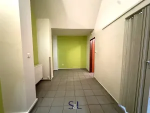 Pronájem obchodního prostoru, Liberec, nám. Sokolovské, 79 m2