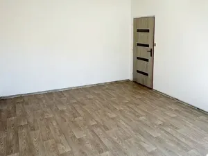 Pronájem bytu 2+1, Chomutov, Zahradní, 51 m2